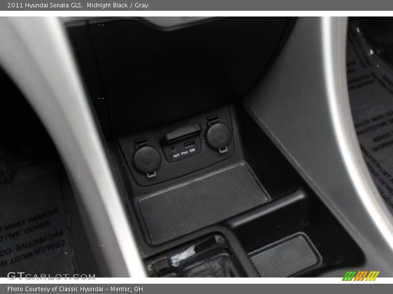 Midnight Black / Gray 2011 Hyundai Sonata GLS