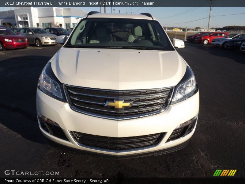 White Diamond Tricoat / Dark Titanium/Light Titanium 2013 Chevrolet Traverse LT