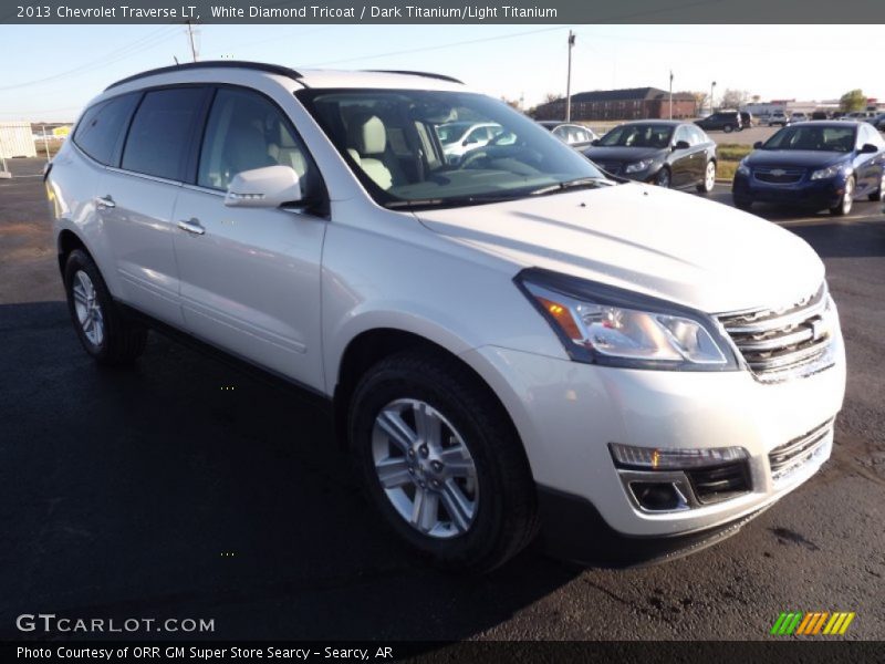 White Diamond Tricoat / Dark Titanium/Light Titanium 2013 Chevrolet Traverse LT