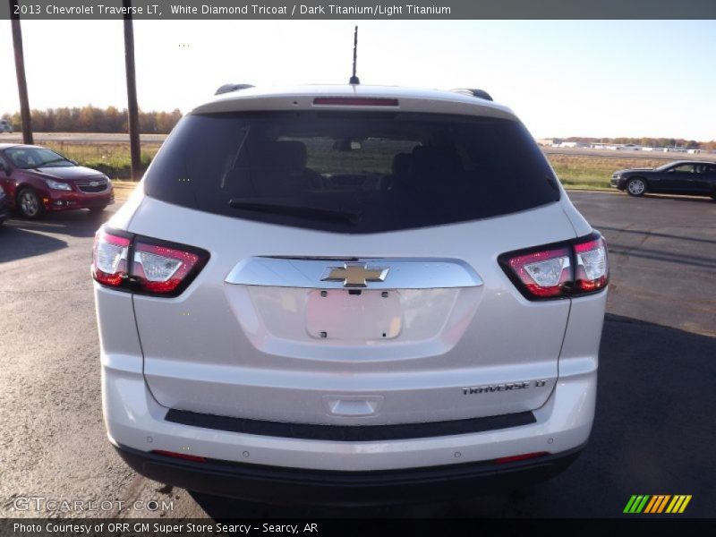 White Diamond Tricoat / Dark Titanium/Light Titanium 2013 Chevrolet Traverse LT