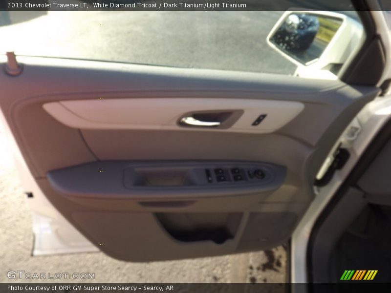 White Diamond Tricoat / Dark Titanium/Light Titanium 2013 Chevrolet Traverse LT