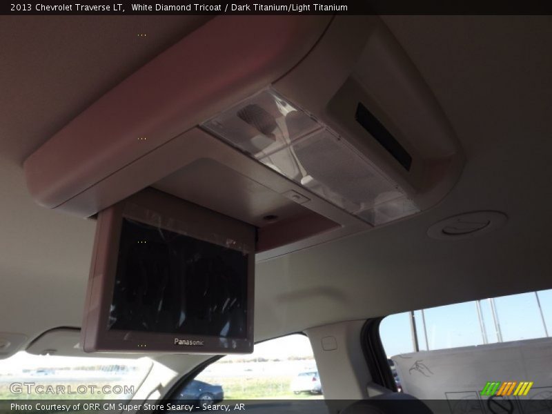 White Diamond Tricoat / Dark Titanium/Light Titanium 2013 Chevrolet Traverse LT