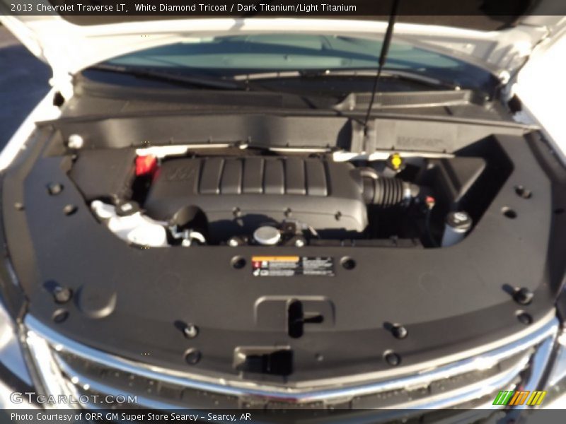 White Diamond Tricoat / Dark Titanium/Light Titanium 2013 Chevrolet Traverse LT
