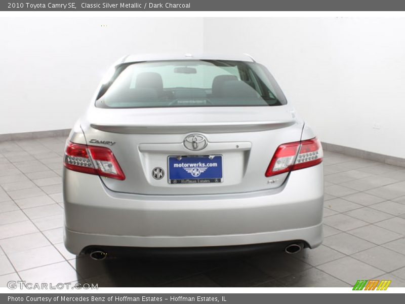Classic Silver Metallic / Dark Charcoal 2010 Toyota Camry SE