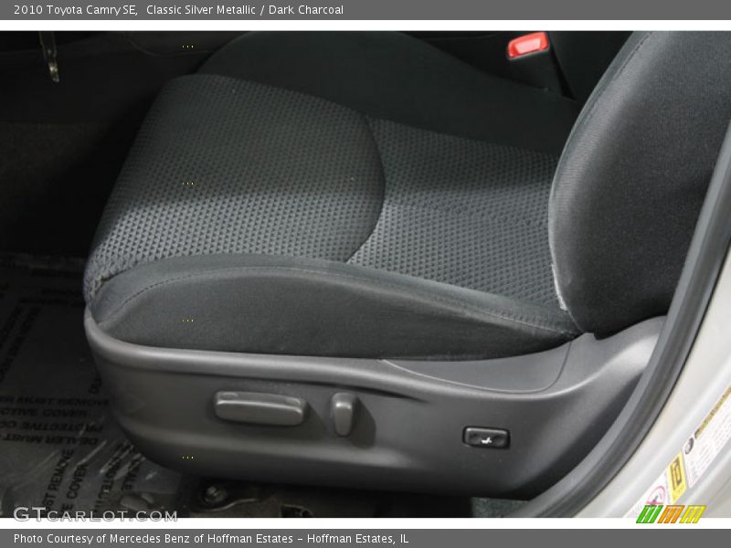 Classic Silver Metallic / Dark Charcoal 2010 Toyota Camry SE