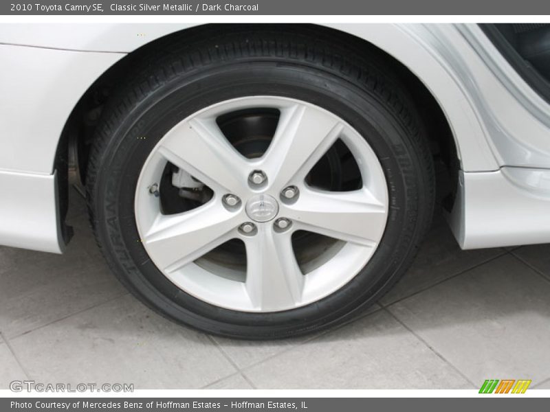 Classic Silver Metallic / Dark Charcoal 2010 Toyota Camry SE
