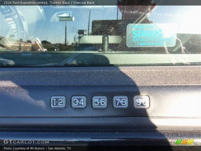 Tuxedo Black / Charcoal Black 2010 Ford Expedition Limited