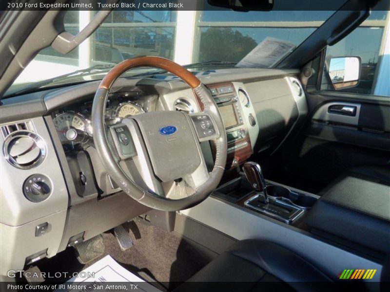 Tuxedo Black / Charcoal Black 2010 Ford Expedition Limited