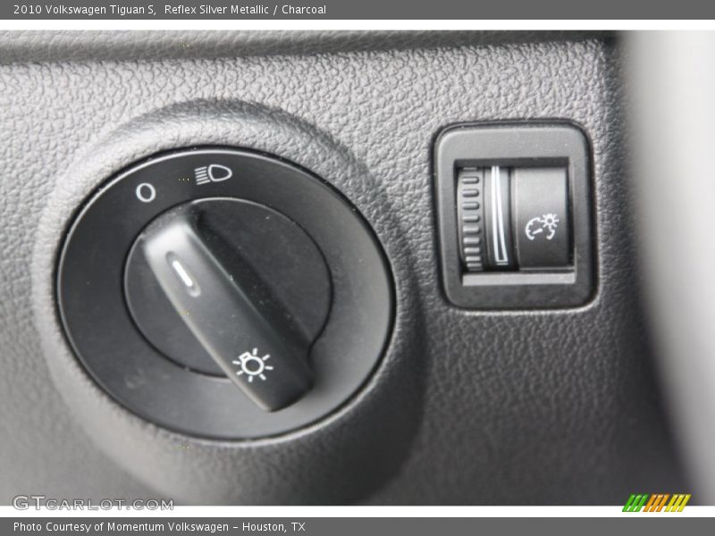 Reflex Silver Metallic / Charcoal 2010 Volkswagen Tiguan S