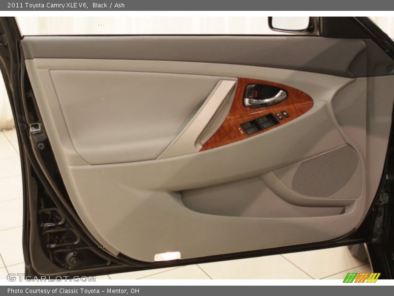 Black / Ash 2011 Toyota Camry XLE V6