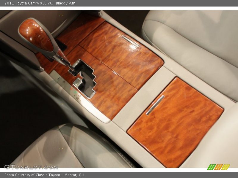 Black / Ash 2011 Toyota Camry XLE V6