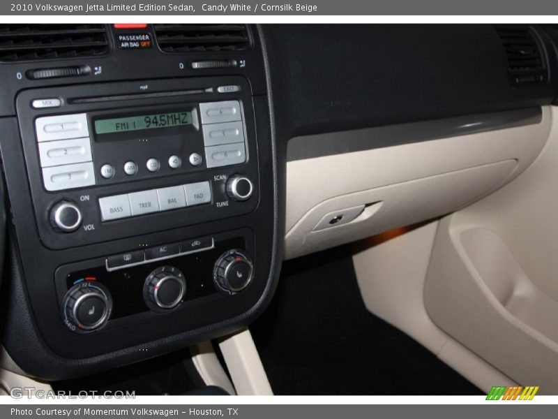 Candy White / Cornsilk Beige 2010 Volkswagen Jetta Limited Edition Sedan