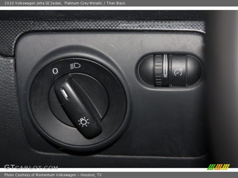 Platinum Grey Metallic / Titan Black 2010 Volkswagen Jetta SE Sedan