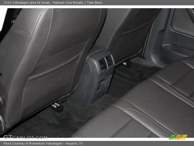 Platinum Grey Metallic / Titan Black 2010 Volkswagen Jetta SE Sedan