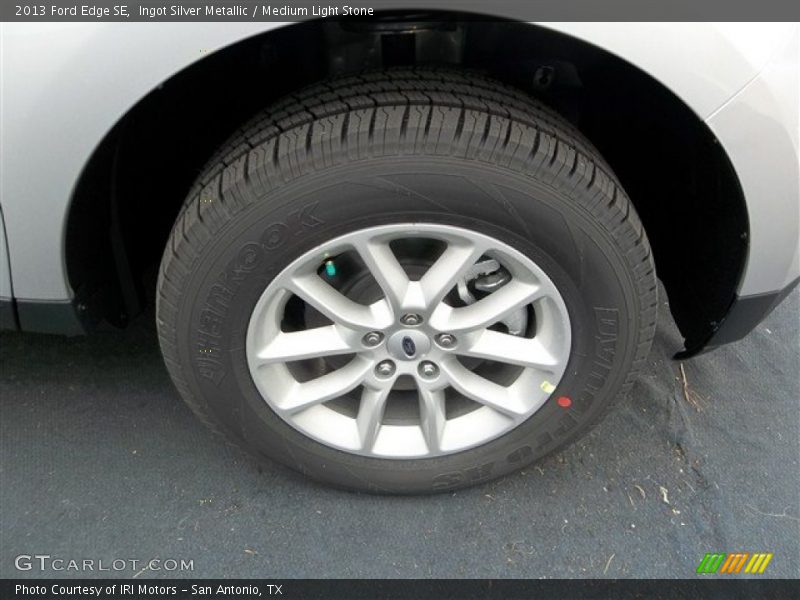 Ingot Silver Metallic / Medium Light Stone 2013 Ford Edge SE