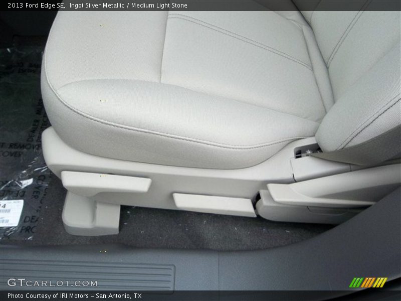 Ingot Silver Metallic / Medium Light Stone 2013 Ford Edge SE