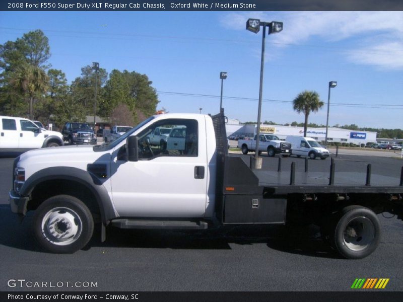 Oxford White / Medium Stone 2008 Ford F550 Super Duty XLT Regular Cab Chassis