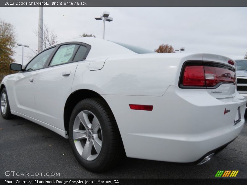 Bright White / Black 2013 Dodge Charger SE