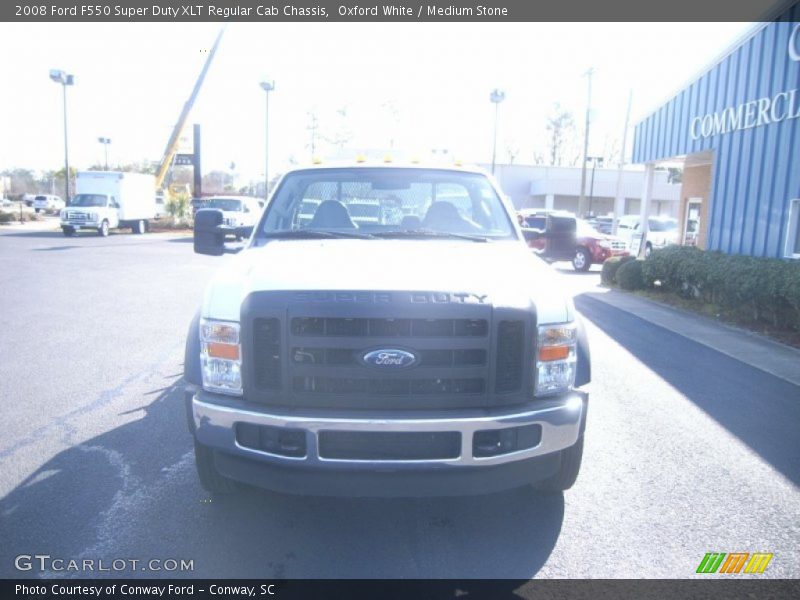 Oxford White / Medium Stone 2008 Ford F550 Super Duty XLT Regular Cab Chassis