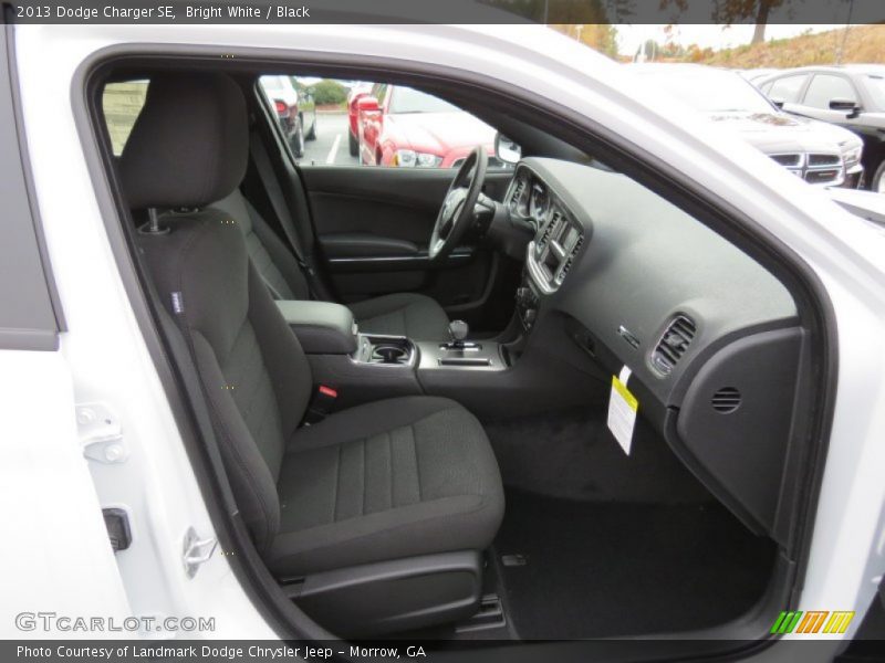 Bright White / Black 2013 Dodge Charger SE