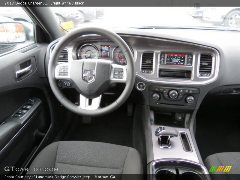 Bright White / Black 2013 Dodge Charger SE