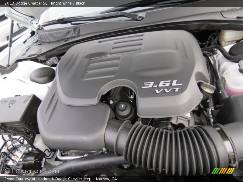 Bright White / Black 2013 Dodge Charger SE