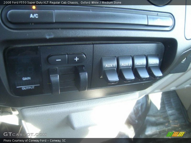Oxford White / Medium Stone 2008 Ford F550 Super Duty XLT Regular Cab Chassis