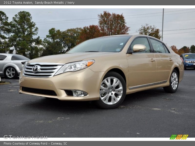 Front 3/4 View of 2012 Avalon 