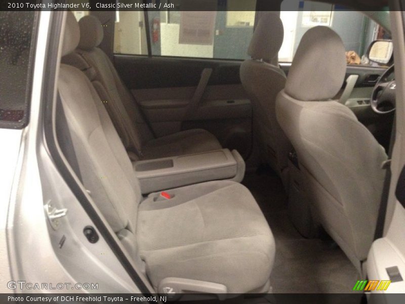 Classic Silver Metallic / Ash 2010 Toyota Highlander V6