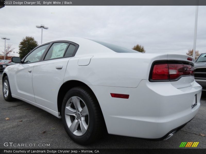 Bright White / Black 2013 Dodge Charger SE