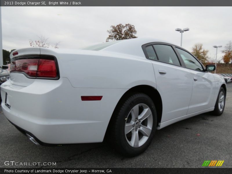 Bright White / Black 2013 Dodge Charger SE