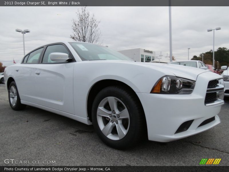 Bright White / Black 2013 Dodge Charger SE