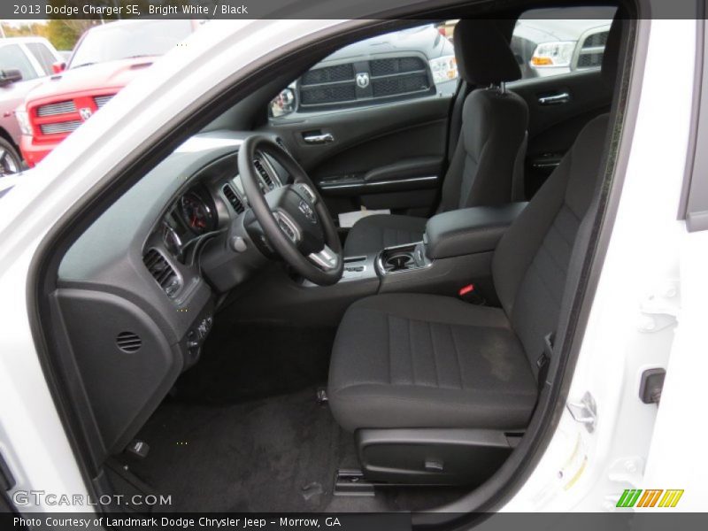 Bright White / Black 2013 Dodge Charger SE