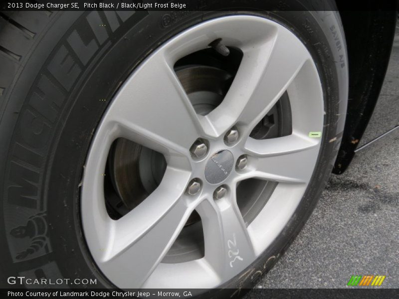 Pitch Black / Black/Light Frost Beige 2013 Dodge Charger SE