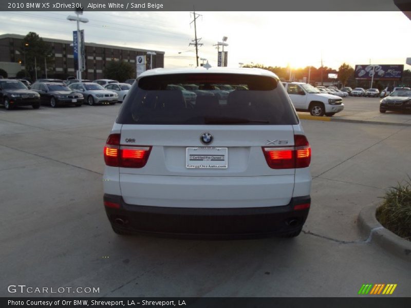 Alpine White / Sand Beige 2010 BMW X5 xDrive30i