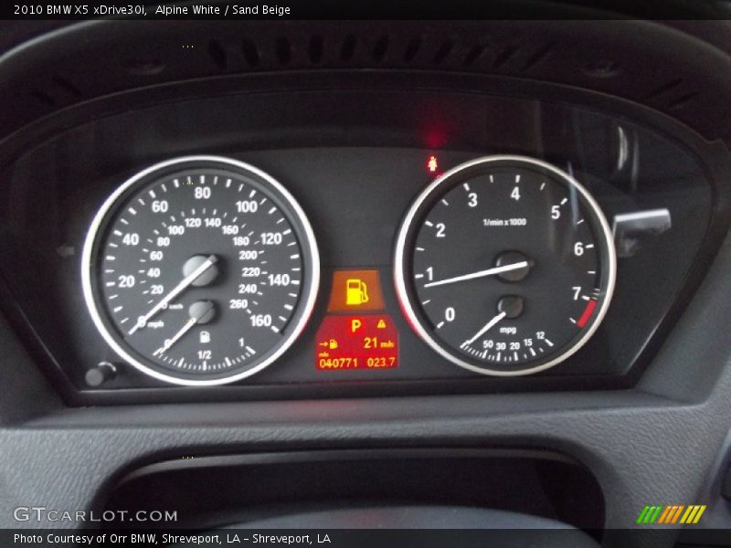 Alpine White / Sand Beige 2010 BMW X5 xDrive30i
