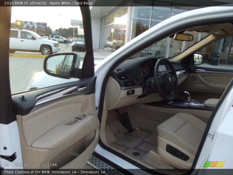 Alpine White / Sand Beige 2010 BMW X5 xDrive30i