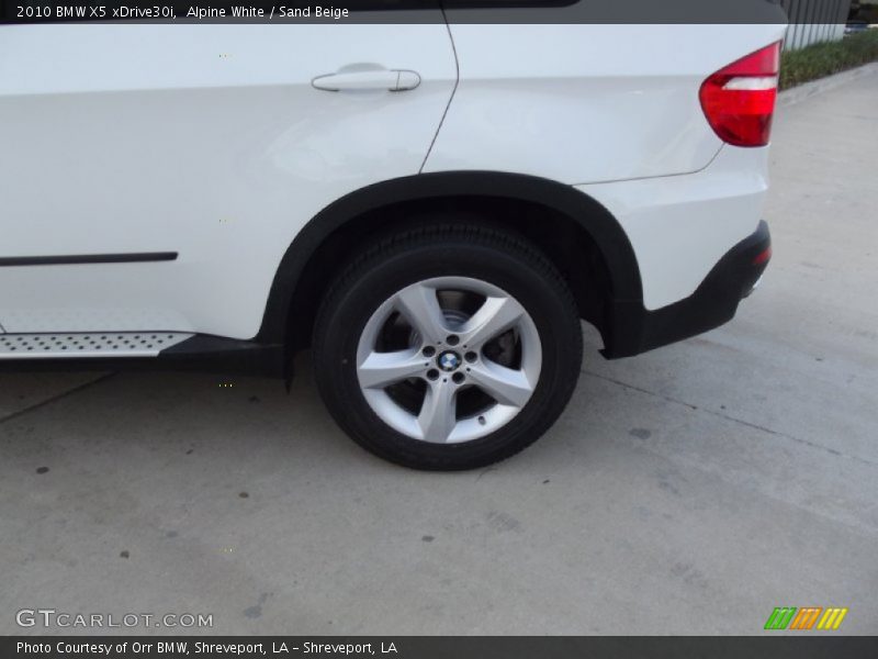 Alpine White / Sand Beige 2010 BMW X5 xDrive30i