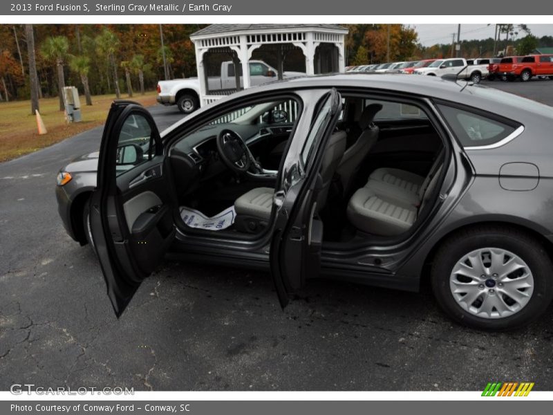  2013 Fusion S Earth Gray Interior