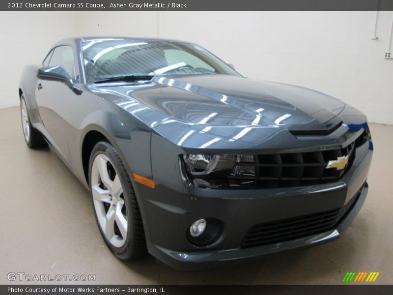 Front 3/4 View of 2012 Camaro SS Coupe