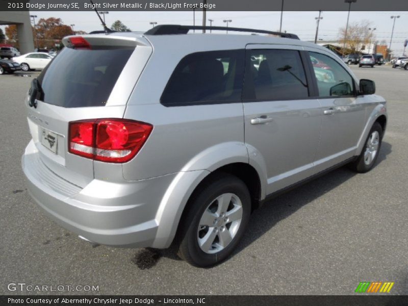 Bright Silver Metallic / Black/Light Frost Beige 2013 Dodge Journey SE