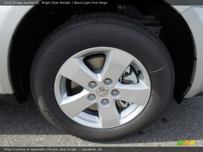 Bright Silver Metallic / Black/Light Frost Beige 2013 Dodge Journey SE