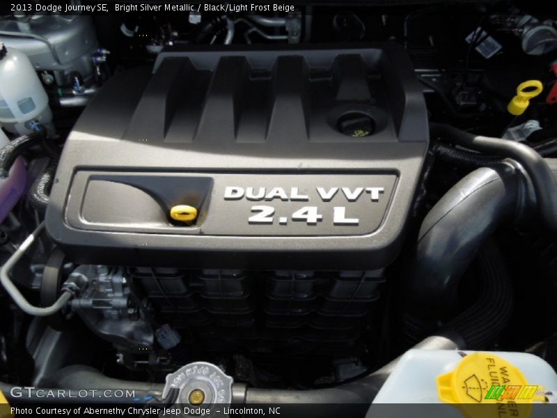 Bright Silver Metallic / Black/Light Frost Beige 2013 Dodge Journey SE