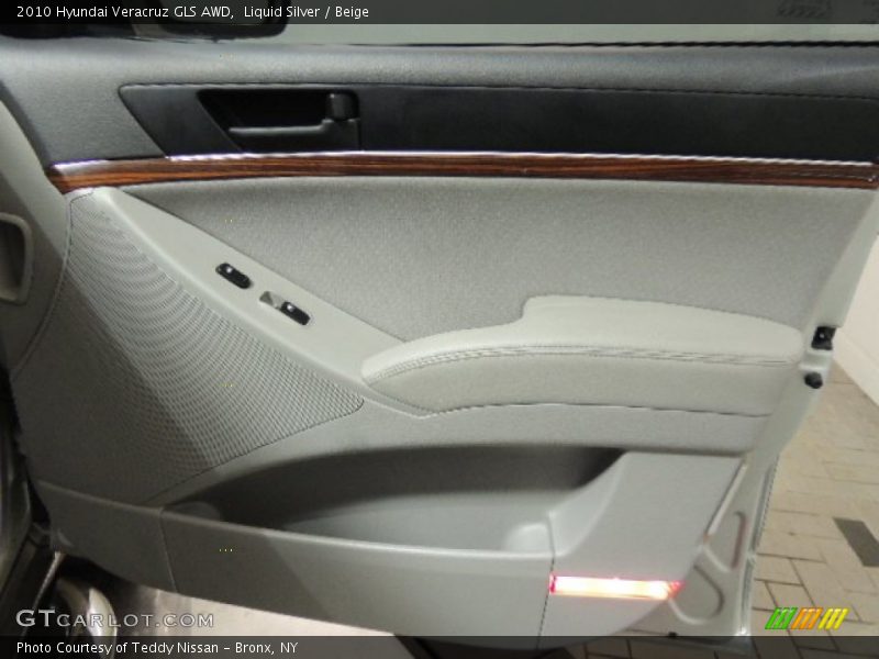 Liquid Silver / Beige 2010 Hyundai Veracruz GLS AWD