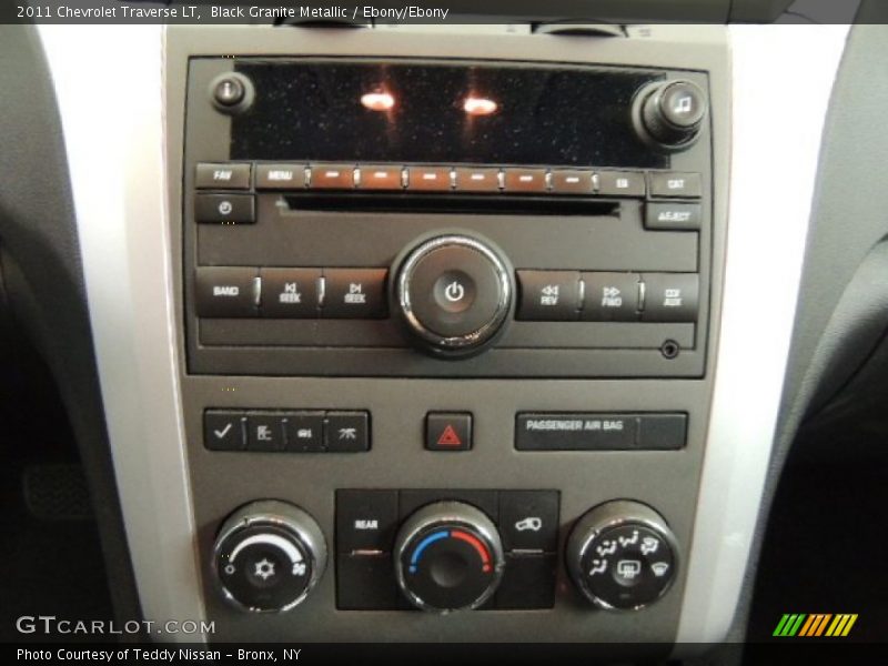 Black Granite Metallic / Ebony/Ebony 2011 Chevrolet Traverse LT