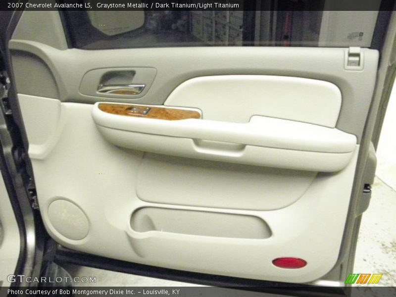 Graystone Metallic / Dark Titanium/Light Titanium 2007 Chevrolet Avalanche LS