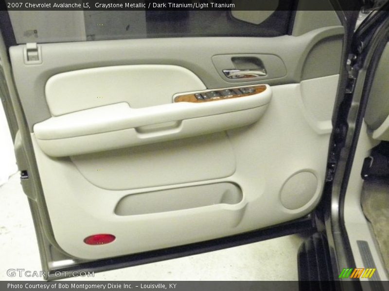 Graystone Metallic / Dark Titanium/Light Titanium 2007 Chevrolet Avalanche LS