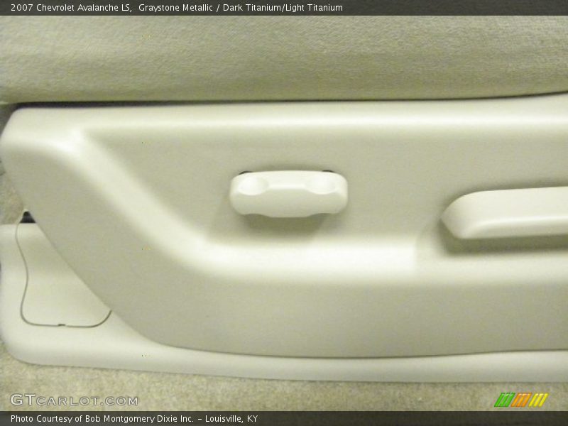 Graystone Metallic / Dark Titanium/Light Titanium 2007 Chevrolet Avalanche LS