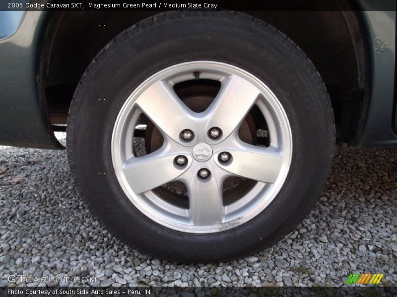 Magnesium Green Pearl / Medium Slate Gray 2005 Dodge Caravan SXT