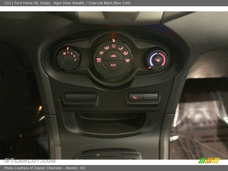 Controls of 2011 Fiesta SEL Sedan